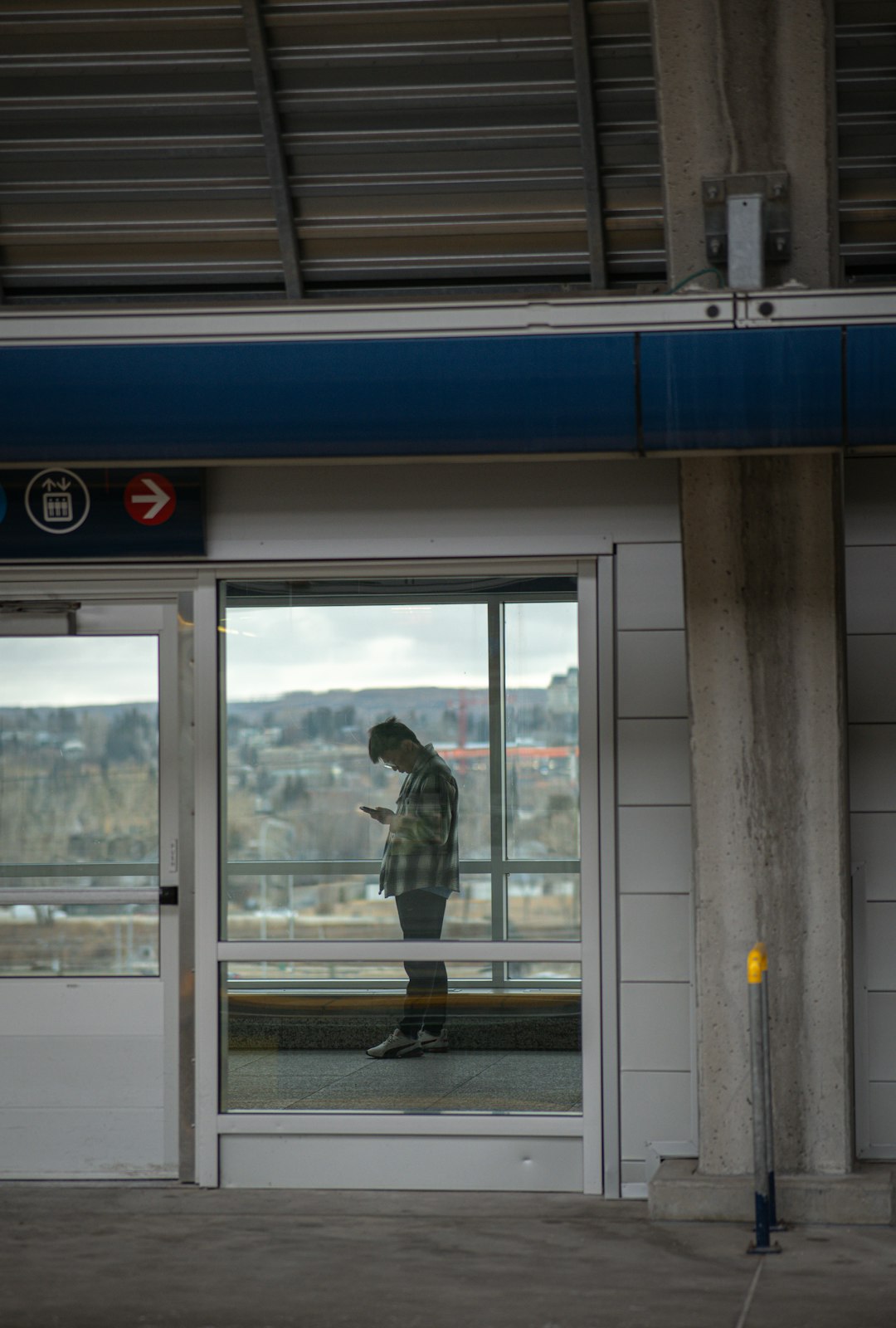 Buyer checking commute times on a phone app before making an offer