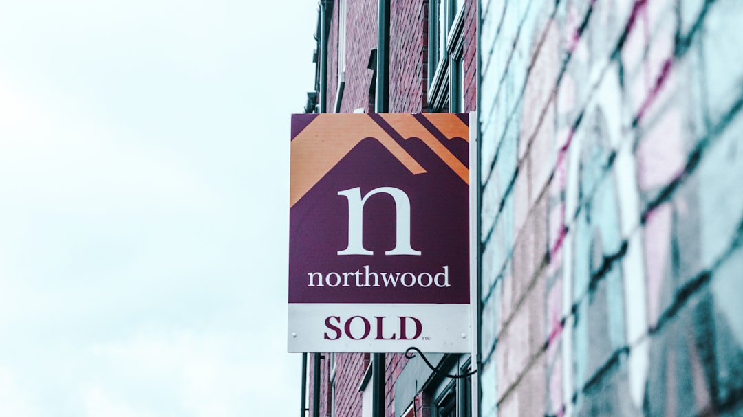 Buyers agreeing with an estate agent that the property will come off the market after offer acceptance